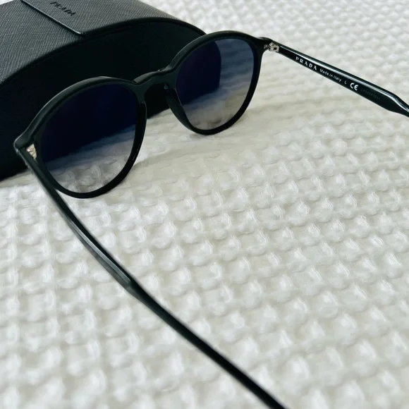 Prada SPR 05X Black Round Sunglasses w/ Case - Picture 2 of 5